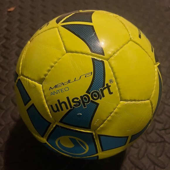 Uhlsport Medusa Anteo Low Bounce High Abrasion Resistance Futsal Ball size 4 IMS - Picture 5 of 7